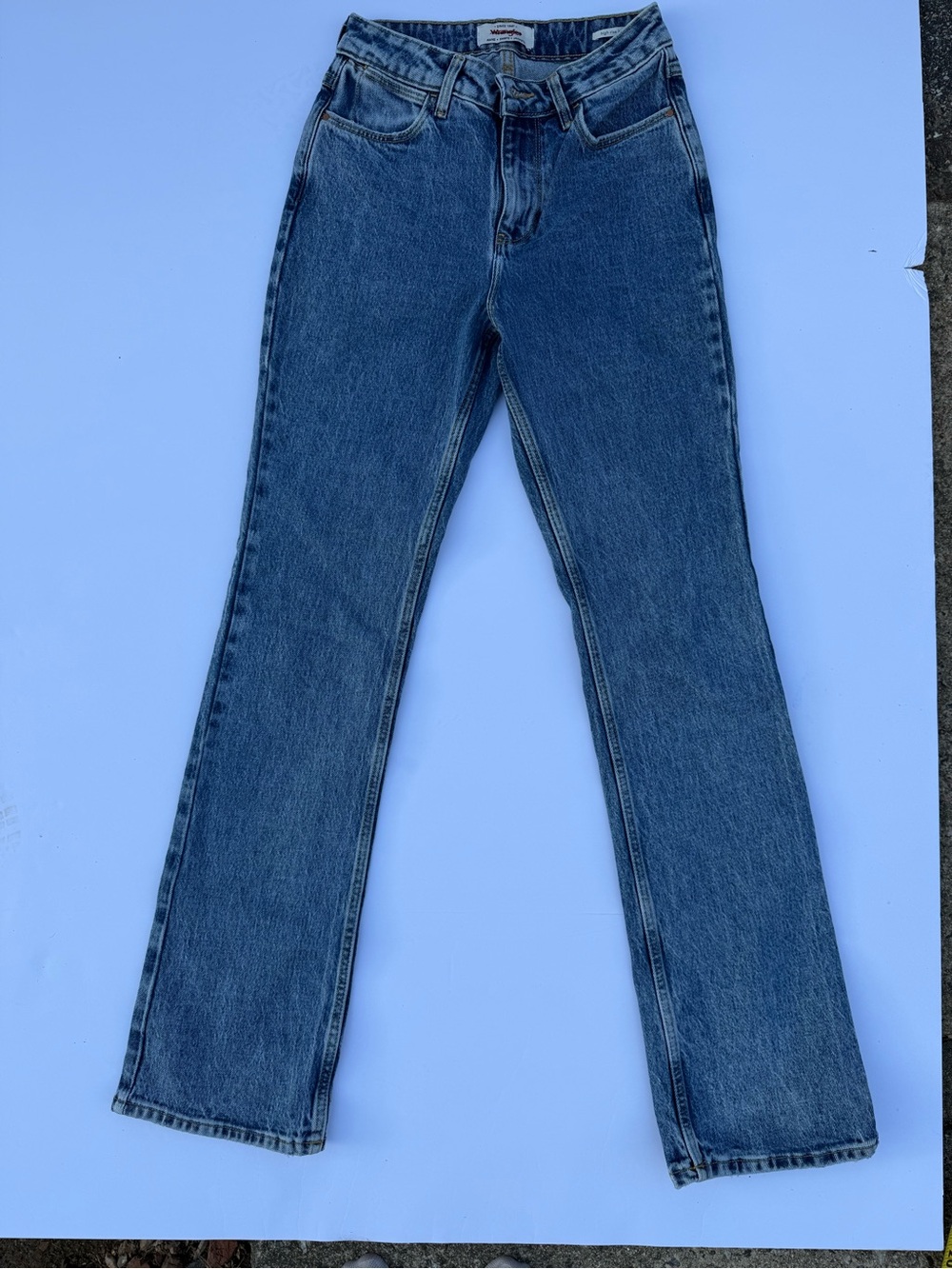 Wrangler Women's Classic Blue Straight-Leg Jeans